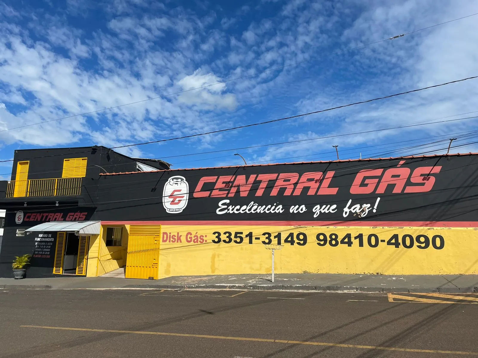 Fachada da loja física da Central Gás em Sacramento, MG